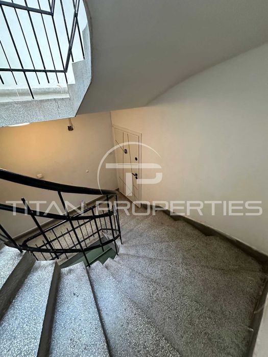 Продава се Тристаен апартамент в Бургас, Възраждане - 94 кв.м за 1437 €/кв.м - Снимка #17