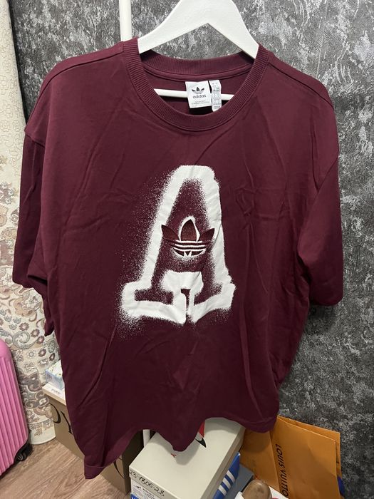 Продам футболку адидас оригинал, не носила