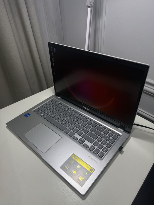 Продаю ASUS VivoBook X515EA