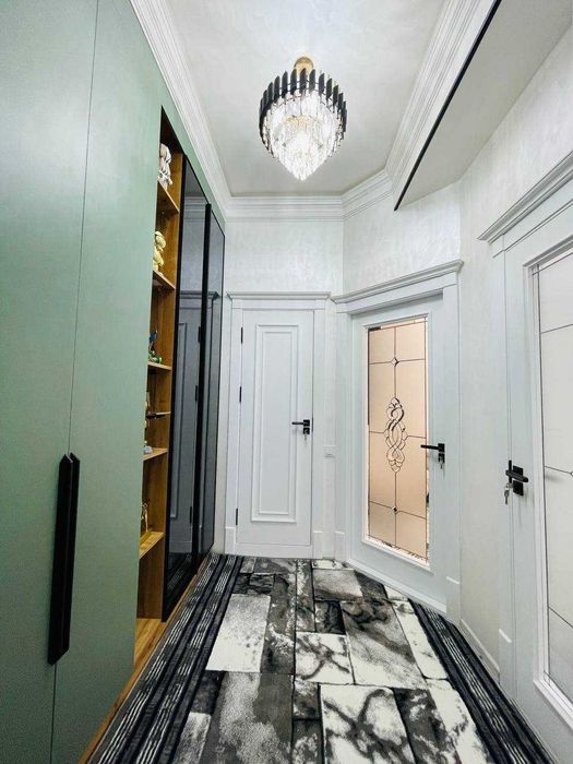 Продаётся Студия 3-комнатная 4-этаж Адрес Геофизика Мажор автосалон