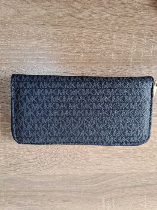 Портмонета на ''MICHAEL KORS''