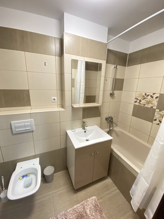 Inchiriez apartament 1 camera 40 mp