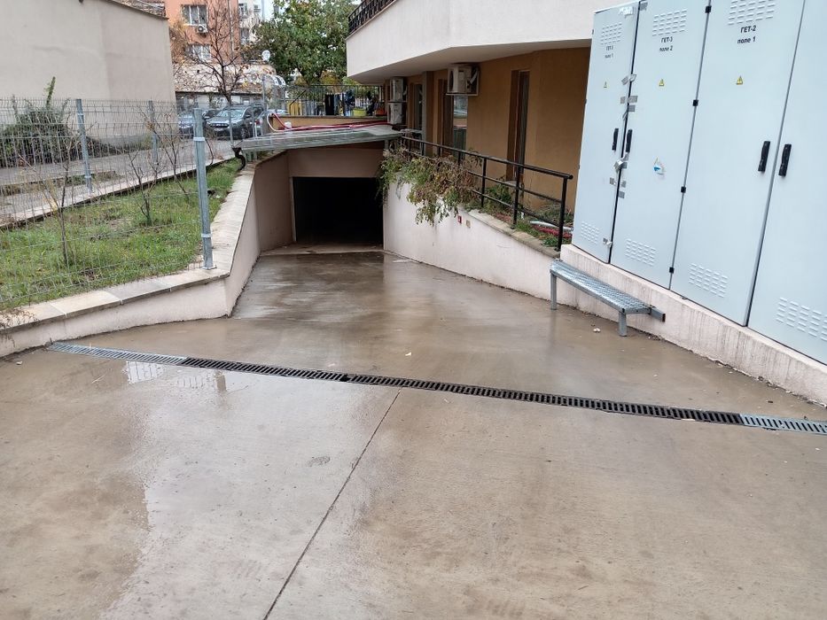 Дава се под наем Гараж / Паркомясто в София, Студентски град - 20 кв.м за 39000 € - Снимка #1