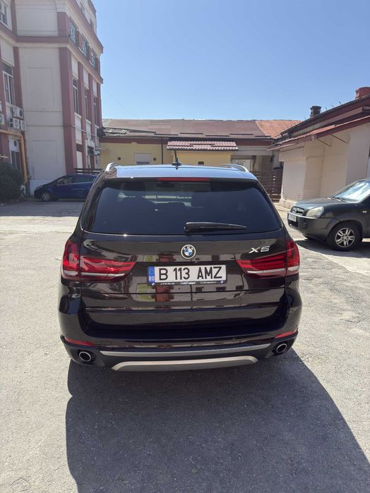 BMW X5 xDrive30d 258 CP • Istoric complet • HUD • Piele Dakota • Trapa • Camera
