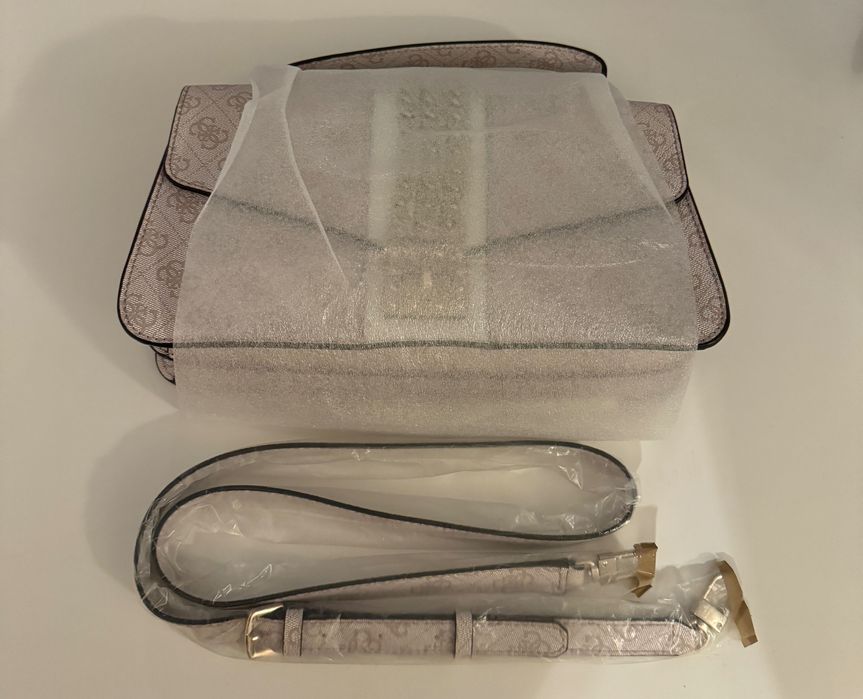 Дамска чанта Guess нова