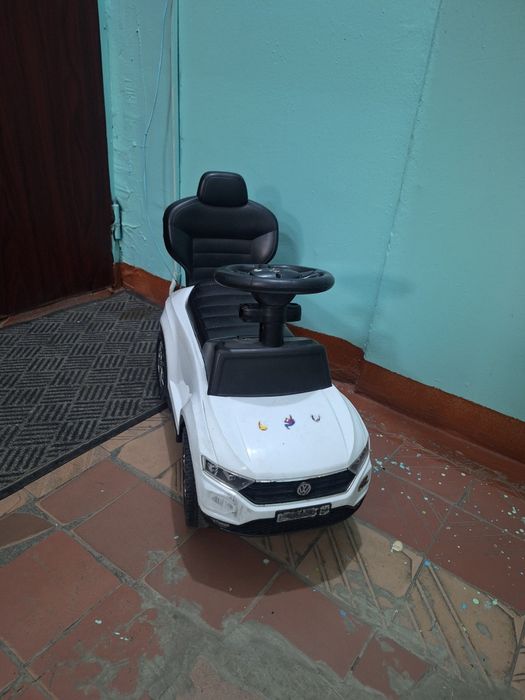 Продам детскую машину