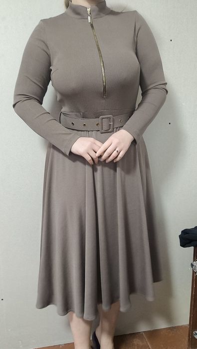 Продам платье коричневое