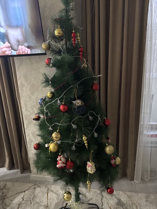 Продам искусственную елку