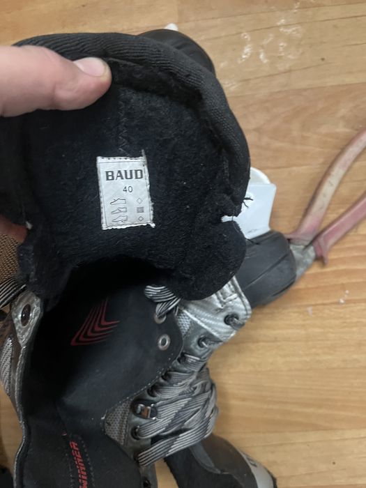 Продам коньки Baud