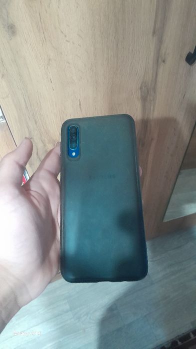 Самсунг A30s продаю с коробкой