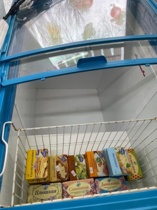 Продам витринный морозильник