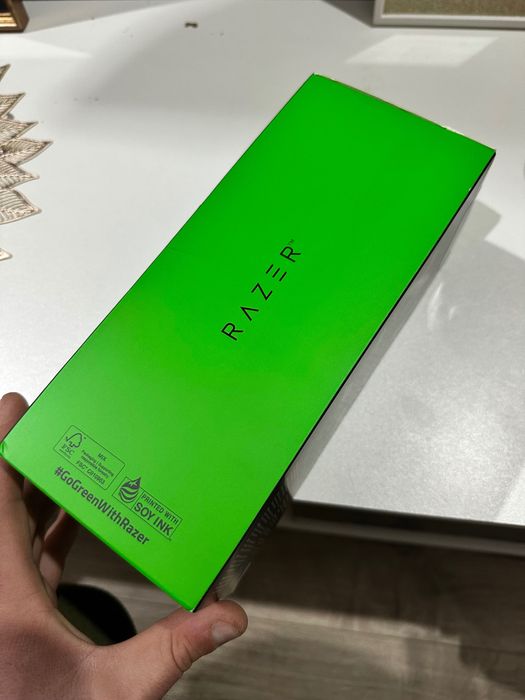 RAZER seiren v3 chroma microphone