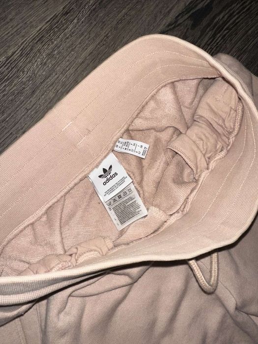 Оргинален дамски анцунг на Адидас
