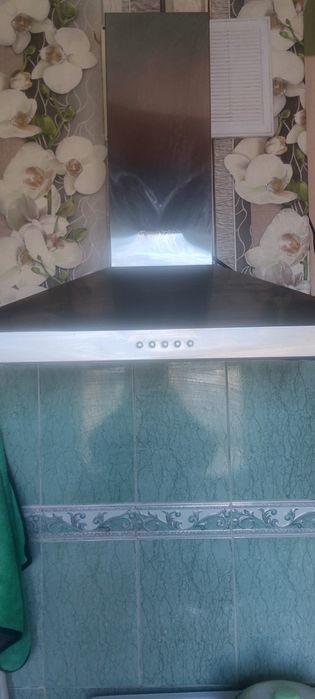 Вытяжку  на кухню