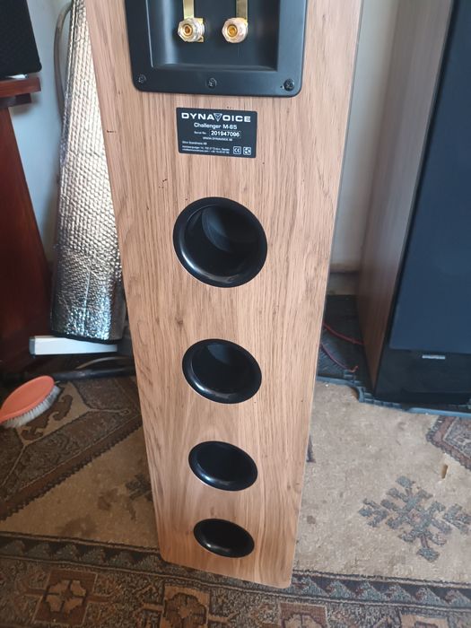 Boxe de podea Dynavoice