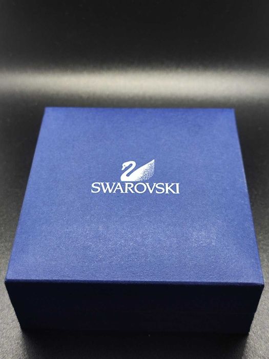 Оригинални обеци SWAROVSKI с фасетирани кристали и сертификат