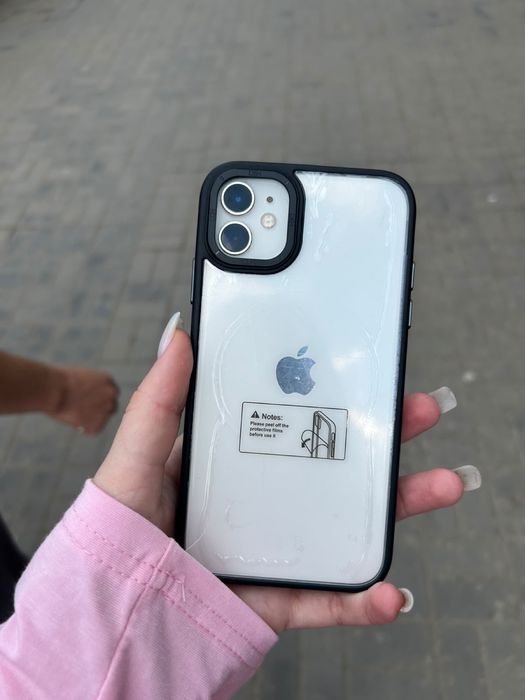Продам Айфон 11 на 128 гб