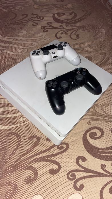 Vand ps4 plus 6 jocuri