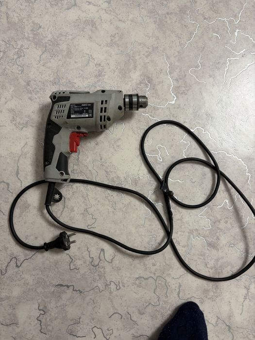 Продам дрель зубр