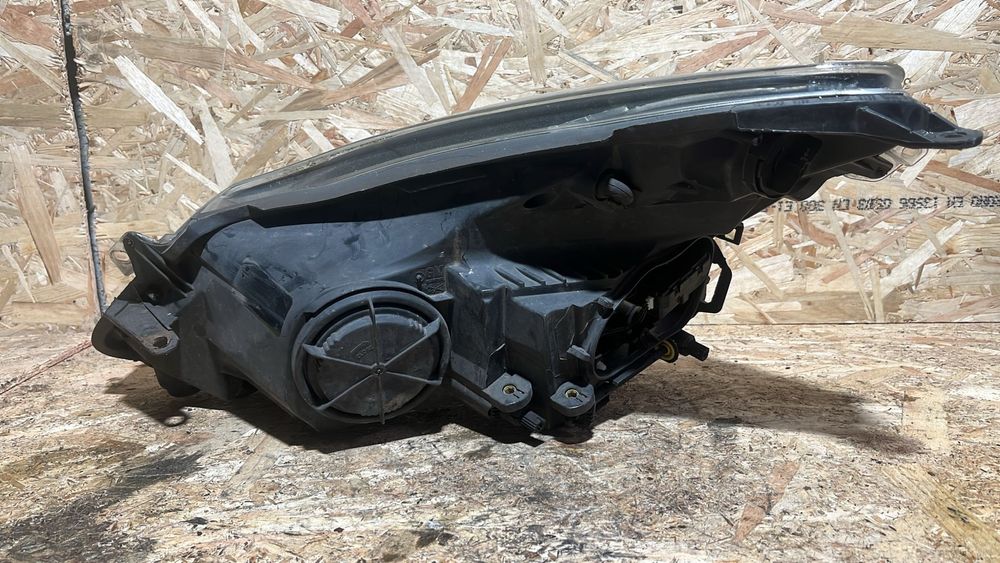 Far/Faruri stanga-dreapta Opel Corsa D Fundal Negru