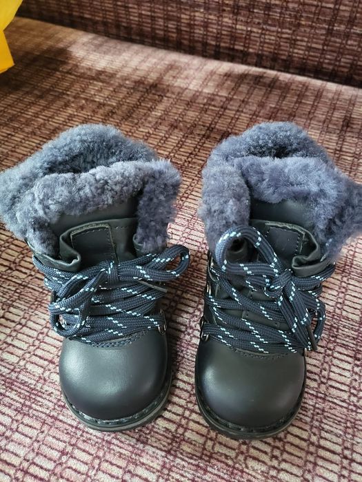 Продам ботиночки зимние
