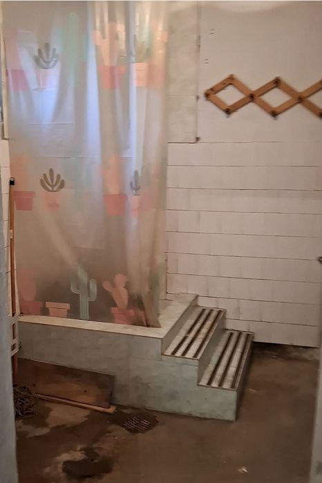 Vand casa si teren