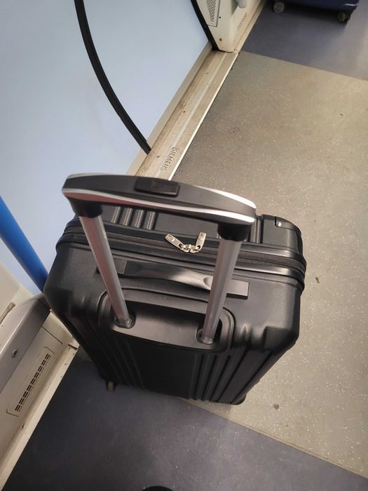 Geamantan de cala "Gino Ferrari" impecabil , cumparat 29 12 24