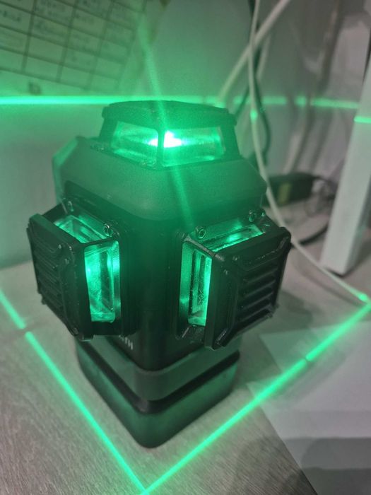 Scule wurt toate pe baterie și laser