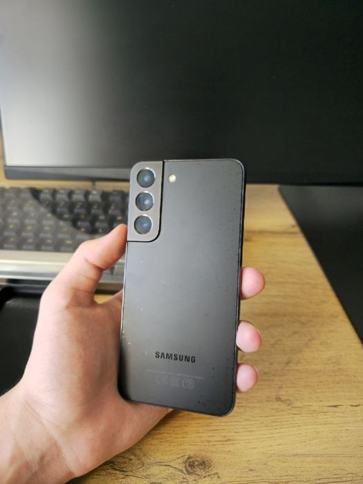Samsung S22 8/256