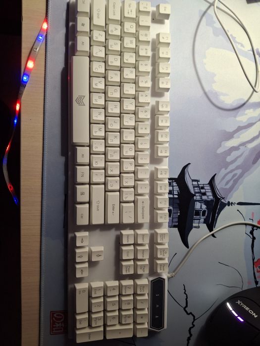 Обменяю клавиатура с подсветкой на механику