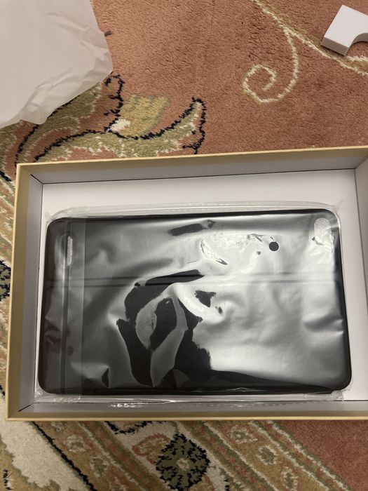 ПЛАНШЕТ абсолютно новый