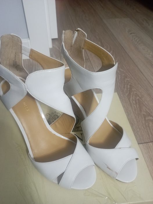 Женская обувь разные