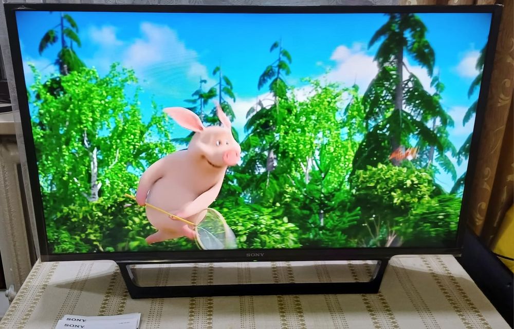 Смарт телевизор Sony 81см. С кронштейном.