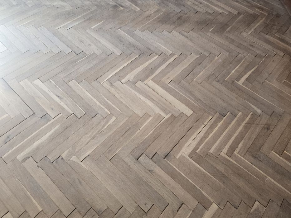 Естествен дъбов паркет, много запазен