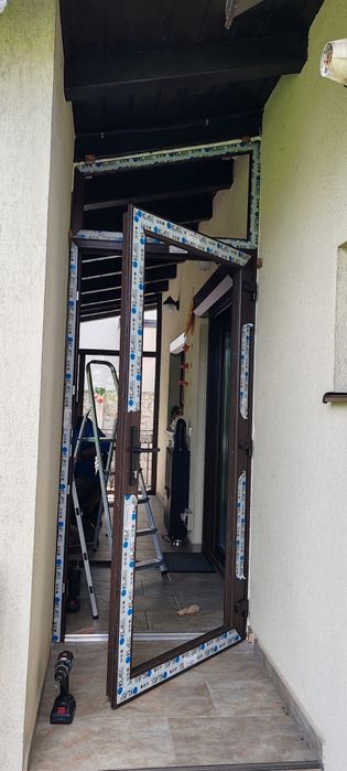 Termopane ferestre, uși  Rulouri Exterioare