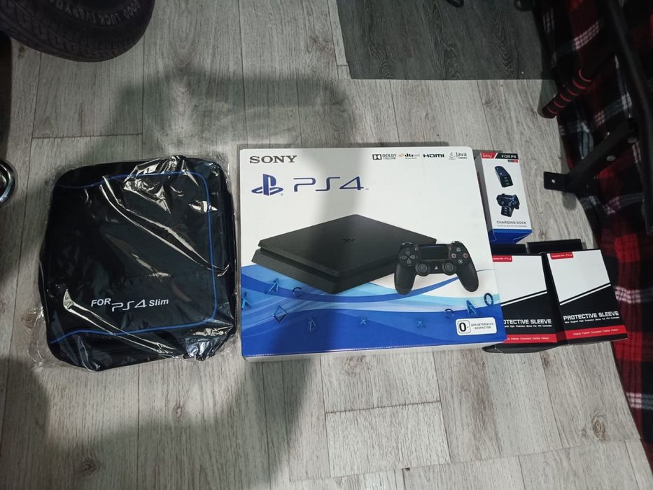 New Ps4 slim comlect