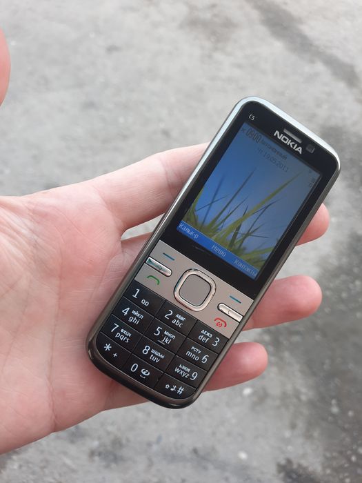 Nokia c5-00 sotladi