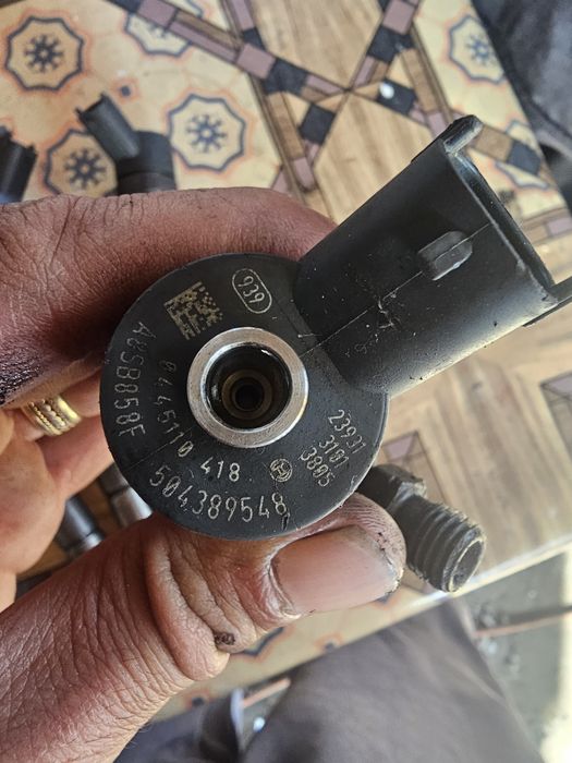 Injectoare Iveco Daily 2.3 HPI euro 5 cod 0445110418 504389548l