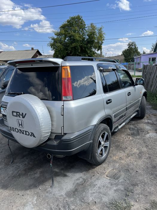 Хонда црв 1996 года 2 л