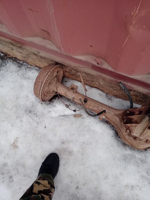 продаю задный мост москвичь