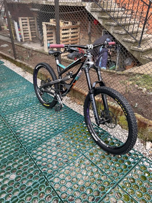 YT capra cf pro race 2017