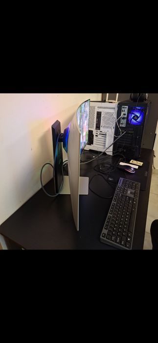 Monitor OLED Samsung Oddysey G8 34" UltraWide
