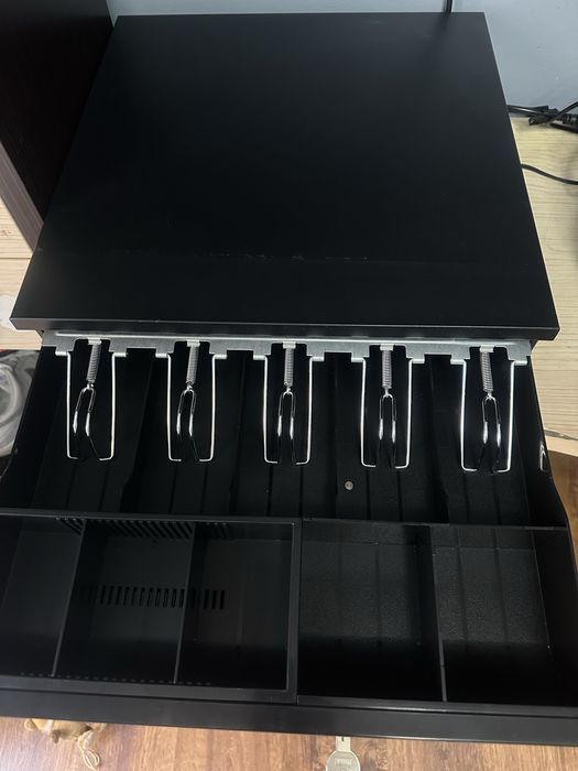 Денежный ясчик касса