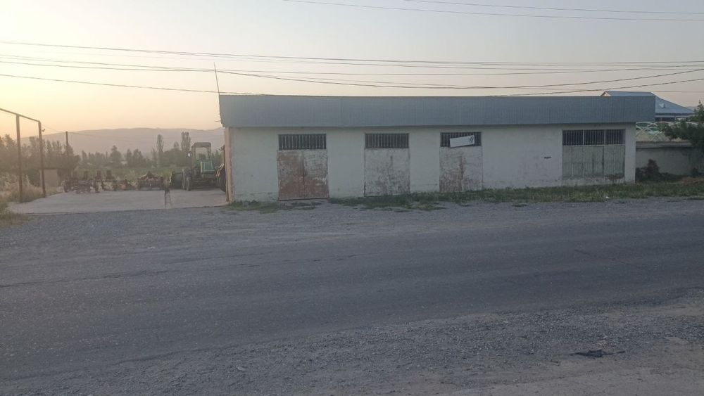 Qashqadaryo viloyati kitob tumanida yer uchastkasi binosi b/n sotiladi