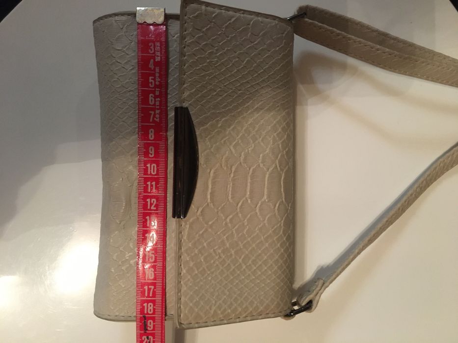 Малка дамска чанта с подарък клъч