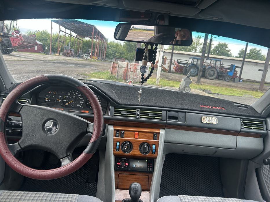 Продам мерседес 124