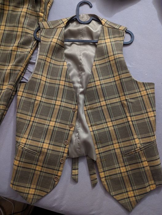 Costum bărbătesc din 3 piese nou!!