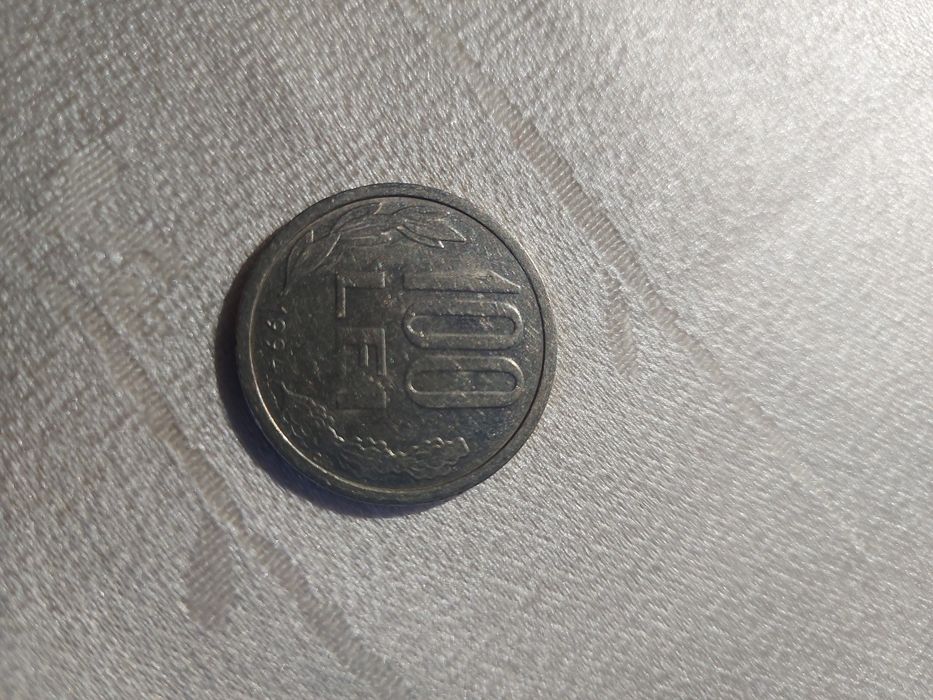vând monedă veche din ani 1994