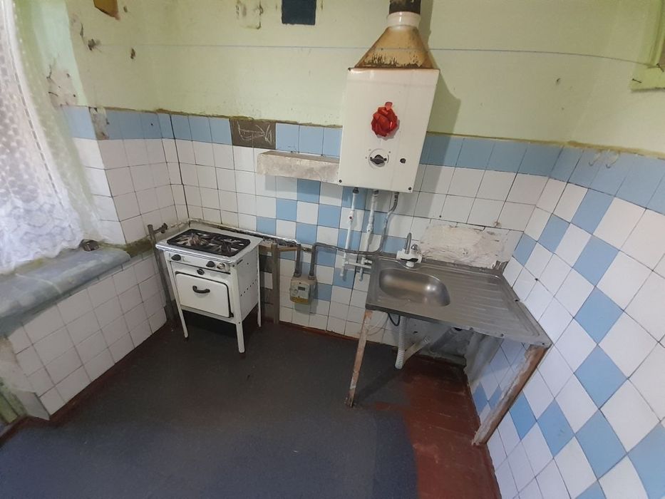 Chirchiq wahrida jalaerda iki hona kv 5 qavatda pustoy ijaraga berilad