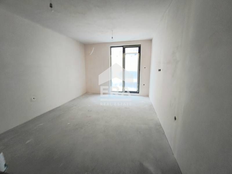 Само в ERA Имоти Хасково!Прекрасен многостаен  апартамент  в кв.Овчарс